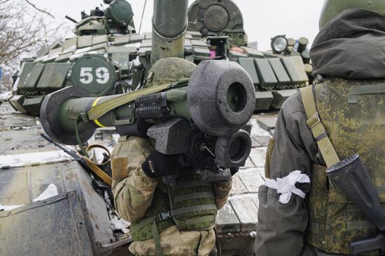 На окраинах Мариуполя продолжается спецоперация Народной милиции ДНР