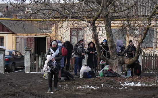 На окраинах Мариуполя продолжается спецоперация Народной милиции ДНР