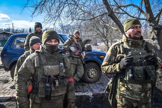 Над Волновахой поднят флаг ДНР