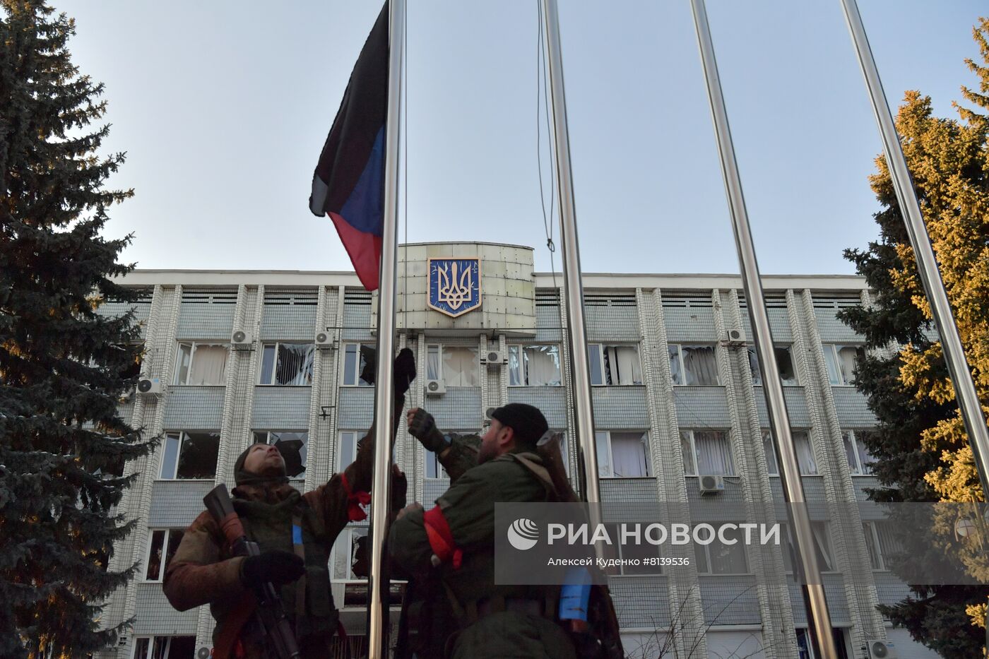 Над Волновахой поднят флаг ДНР
