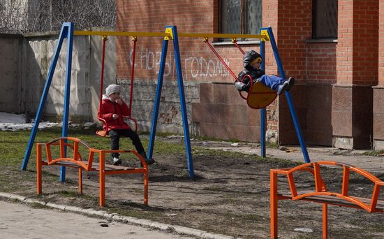 Мирная жизнь на освобожденных Народной милицией ЛНР территориях