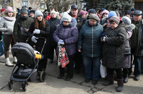 Налаживание мирной жизни в освобожденных населенных пунктах ДНР