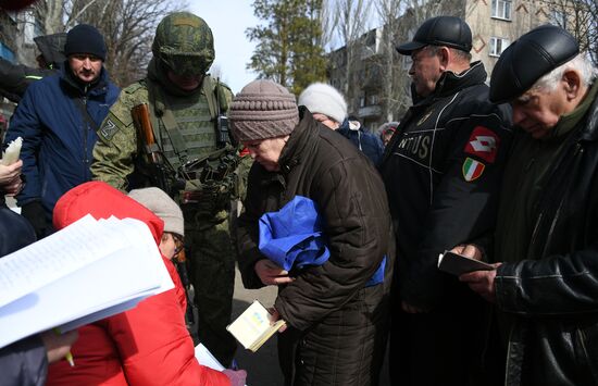 Налаживание мирной жизни в освобожденных населенных пунктах ДНР