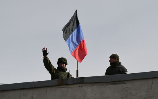 Налаживание мирной жизни в освобожденных населенных пунктах ДНР