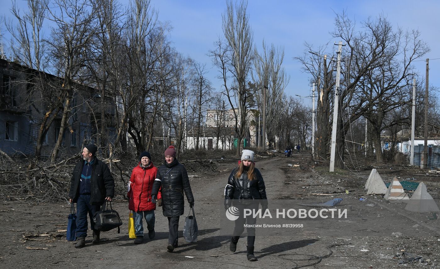 Налаживание мирной жизни в освобожденных населенных пунктах ДНР