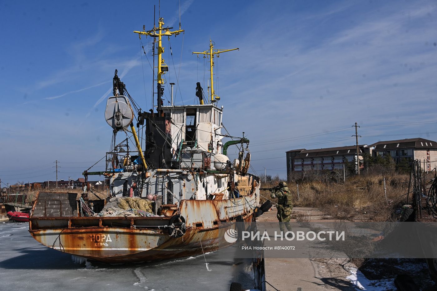 Российские военнослужащие взяли под контроль базу ВМС Украины в Бердянске