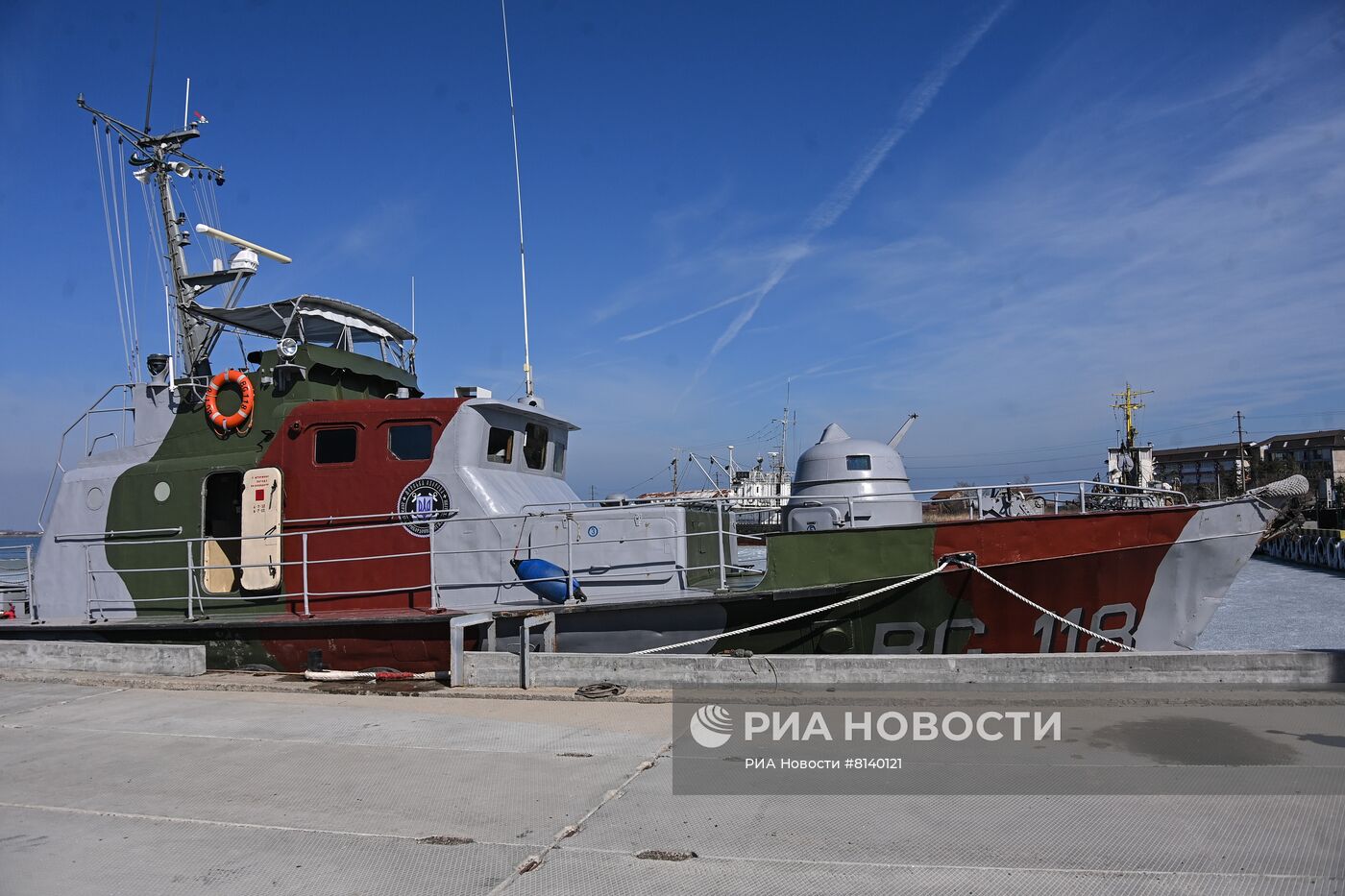 Российские военнослужащие взяли под контроль базу ВМС Украины в Бердянске