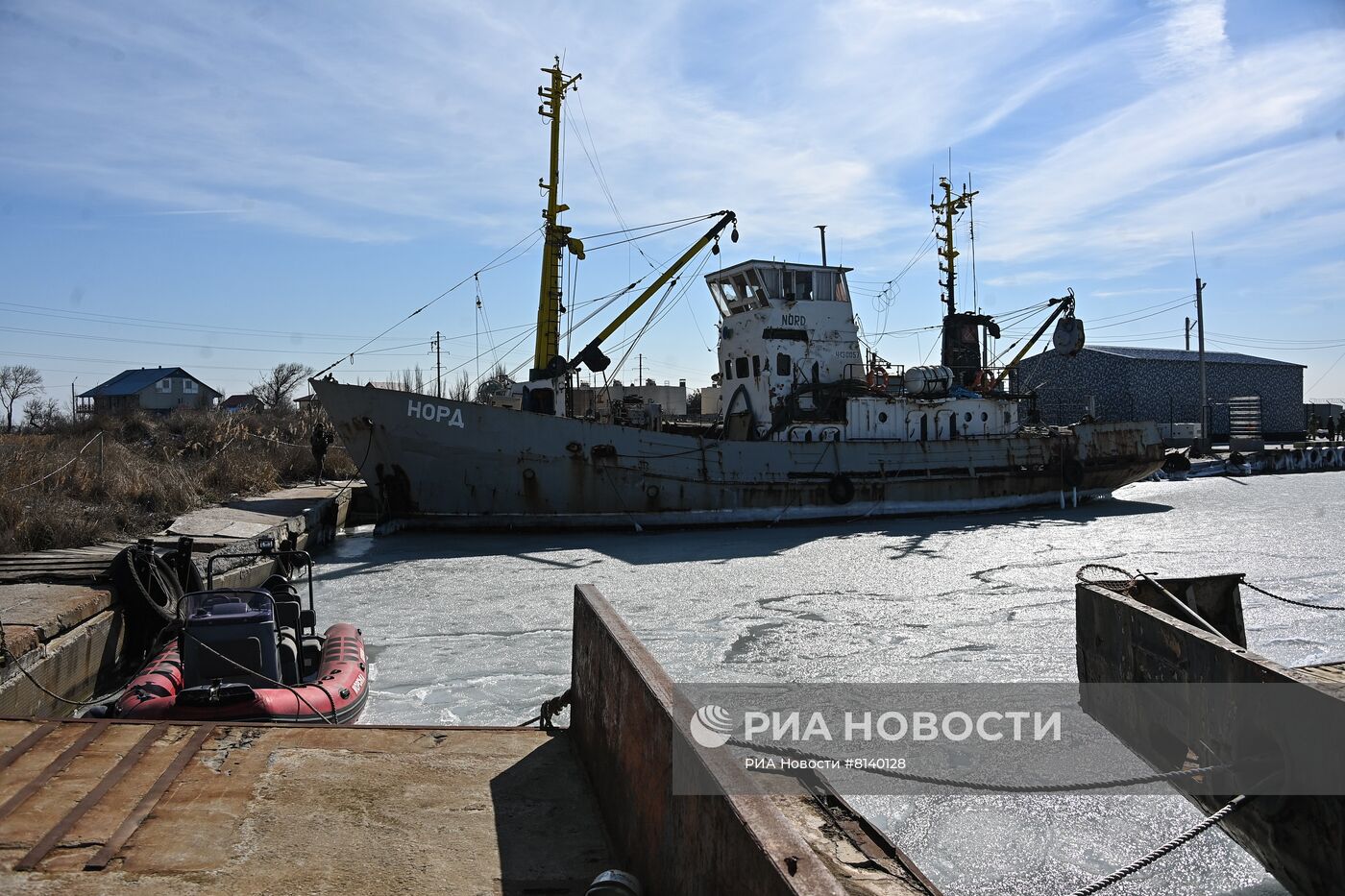 Российские военнослужащие взяли под контроль базу ВМС Украины в Бердянске