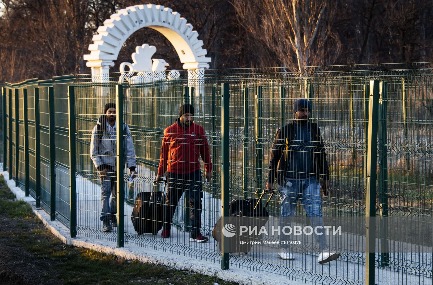 Эвакуация иностранных граждан из Херсонской области в Крым