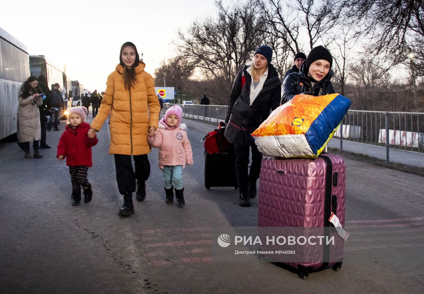 Эвакуация иностранных граждан из Херсонской области в Крым