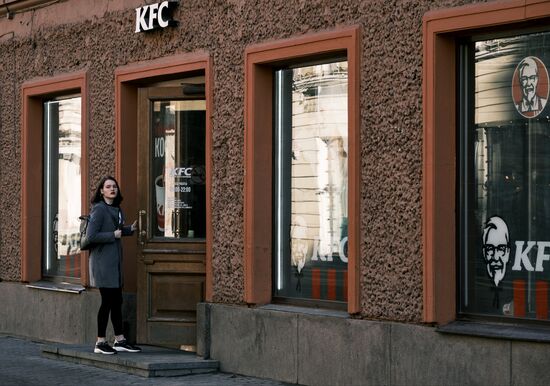 Рестораны KFC приостанавливают деятельность в России