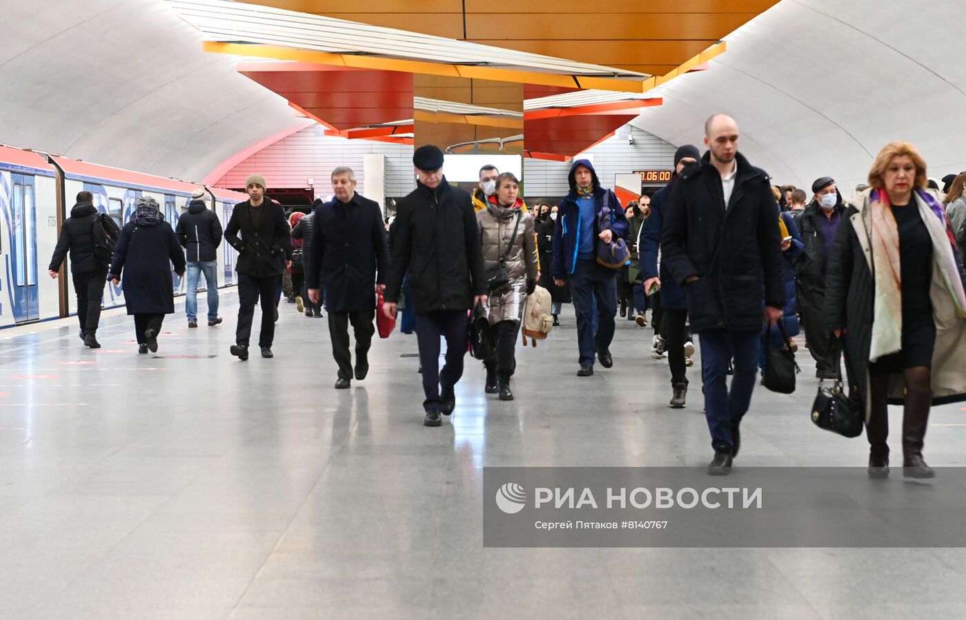 В Москве отменили масочный режим