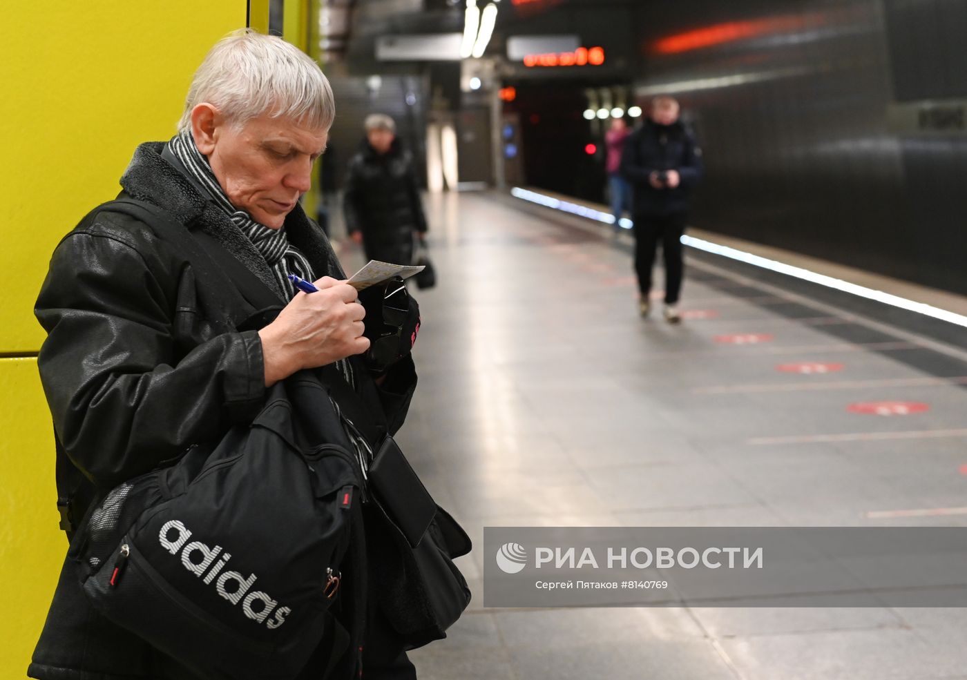 В Москве отменили масочный режим