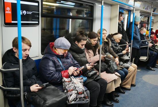 В Москве отменили масочный режим