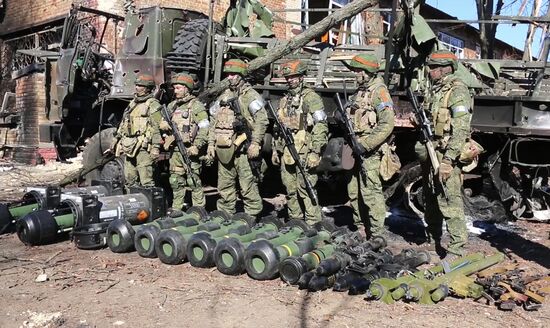 Военная техника западного производства, захваченная российскими десантниками на Украине
