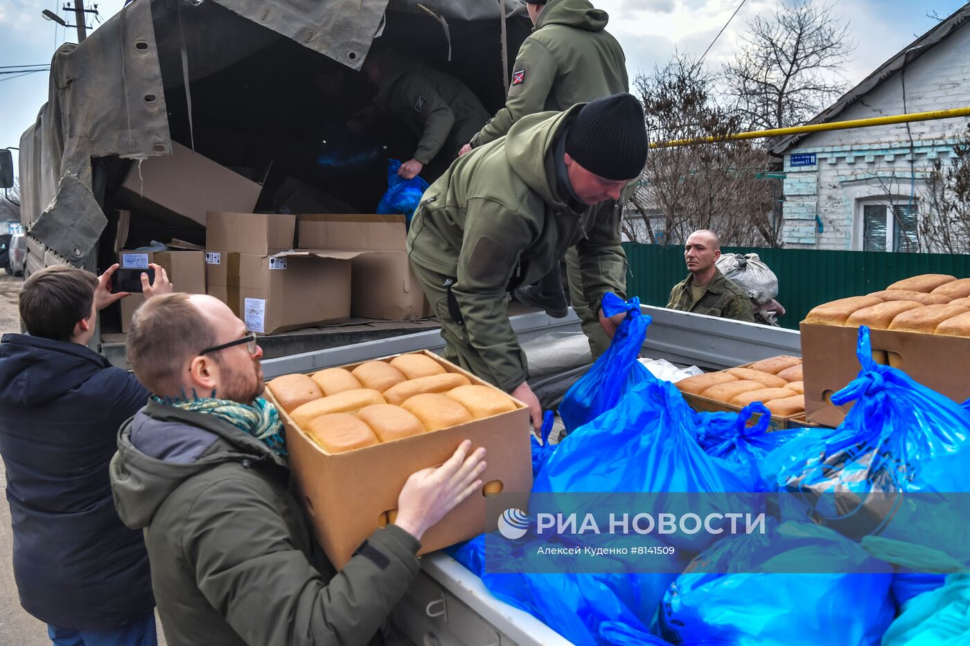 Общественная палата ДНР передала гумпомощь в пригороды Мариуполя