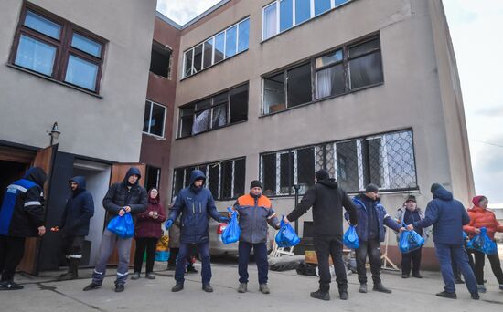 Общественная палата ДНР передала гумпомощь в пригороды Мариуполя