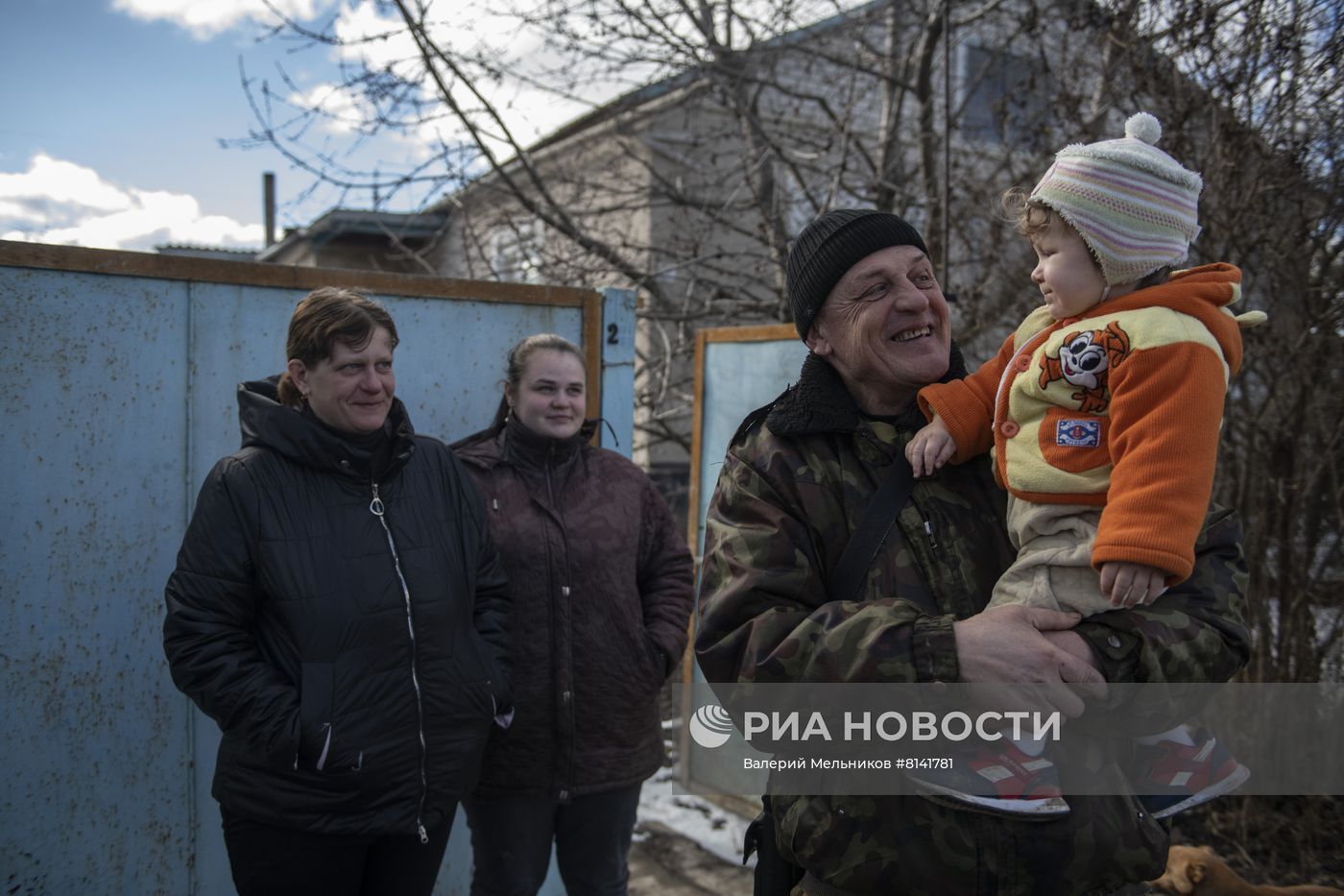 Воссоединение семьи на освобожденных Народной милицией ЛНР территориях