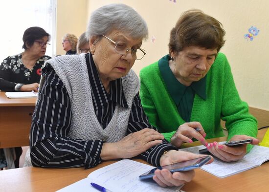 Занятия проекта "Московское долголетие" 