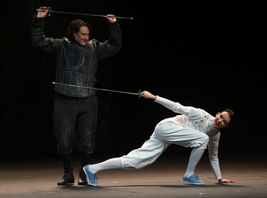 Спектакль "Сирано де Бержерак" в МХТ им. А.П. Чехова