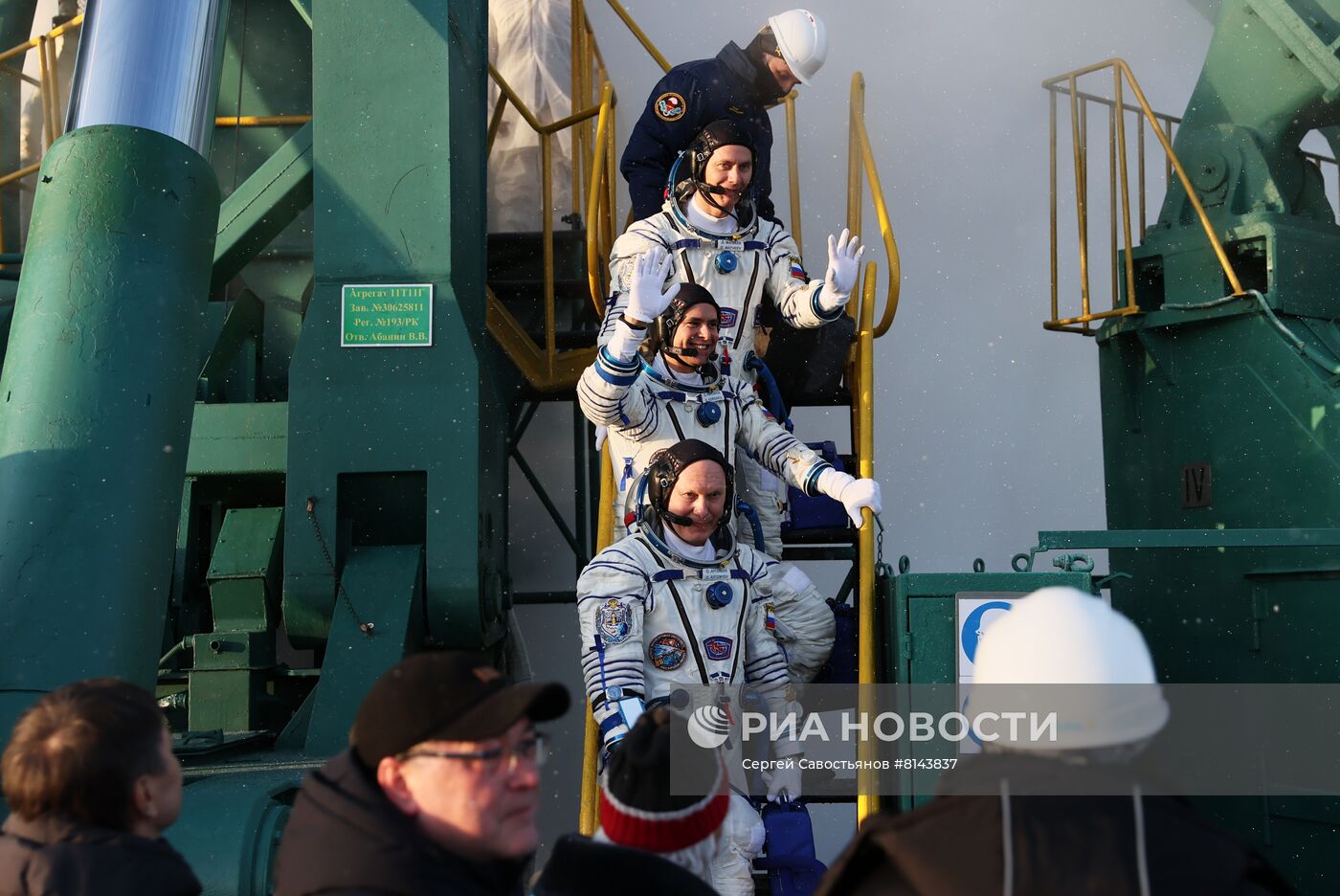 Запуск РН "Союз-2.1а" с пилотируемым кораблем "Союз МС-21"