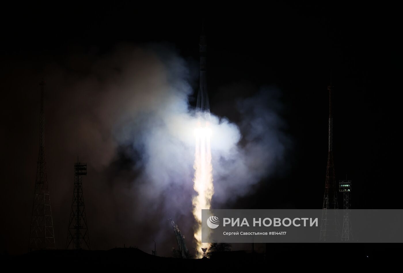 Запуск РН "Союз-2.1а" с пилотируемым кораблем "Союз МС-21"