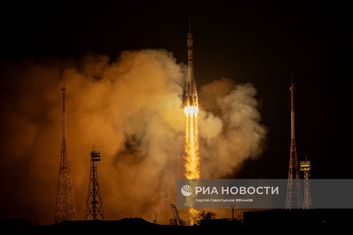 Запуск РН "Союз-2.1а" с пилотируемым кораблем "Союз МС-21"