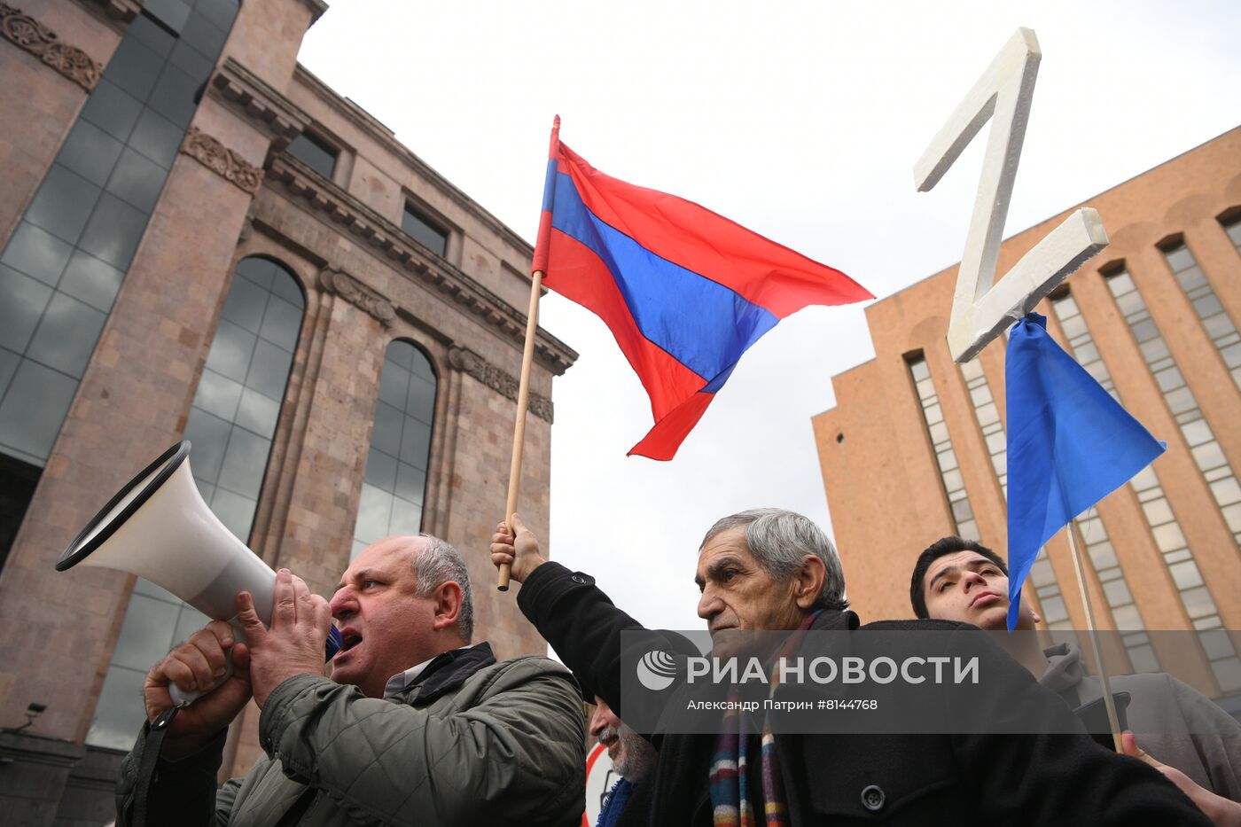 Митинг в поддержу российской армии в Армении