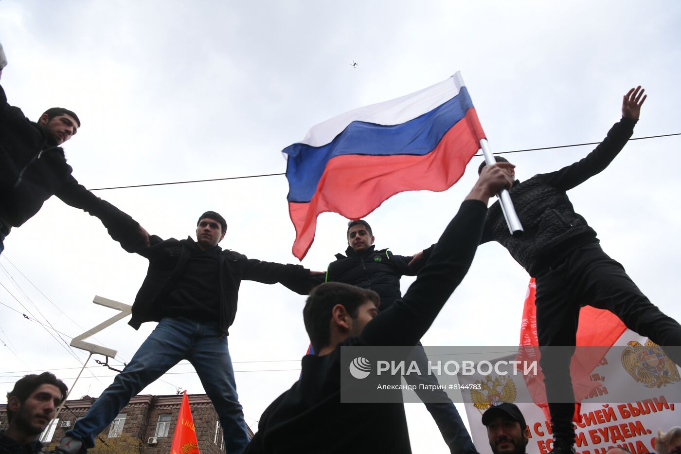 Митинг в поддержу российской армии в Армении