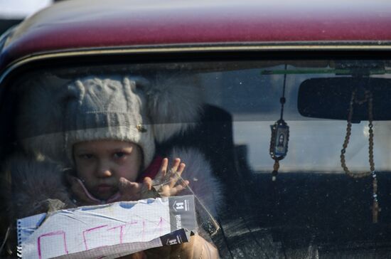 В селе Безыменное в ДНР продолжают принимать беженцев