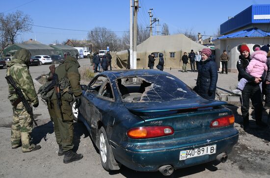 В селе Безыменное в ДНР продолжают принимать беженцев