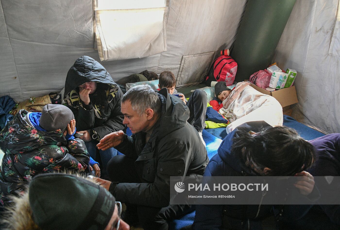 В селе Безыменное в ДНР продолжают принимать беженцев