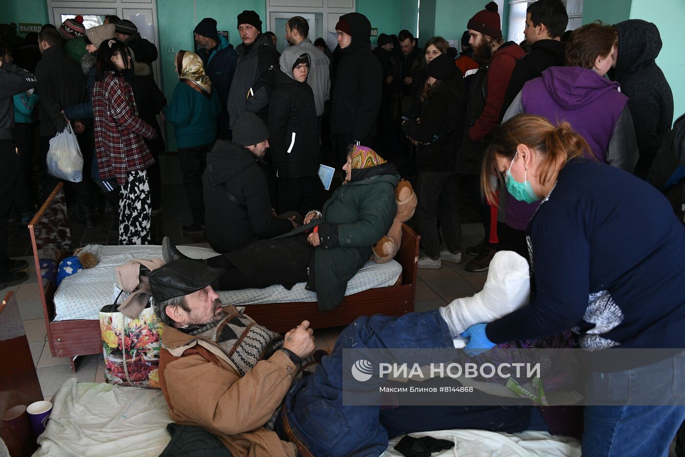 В селе Безыменное в ДНР продолжают принимать беженцев