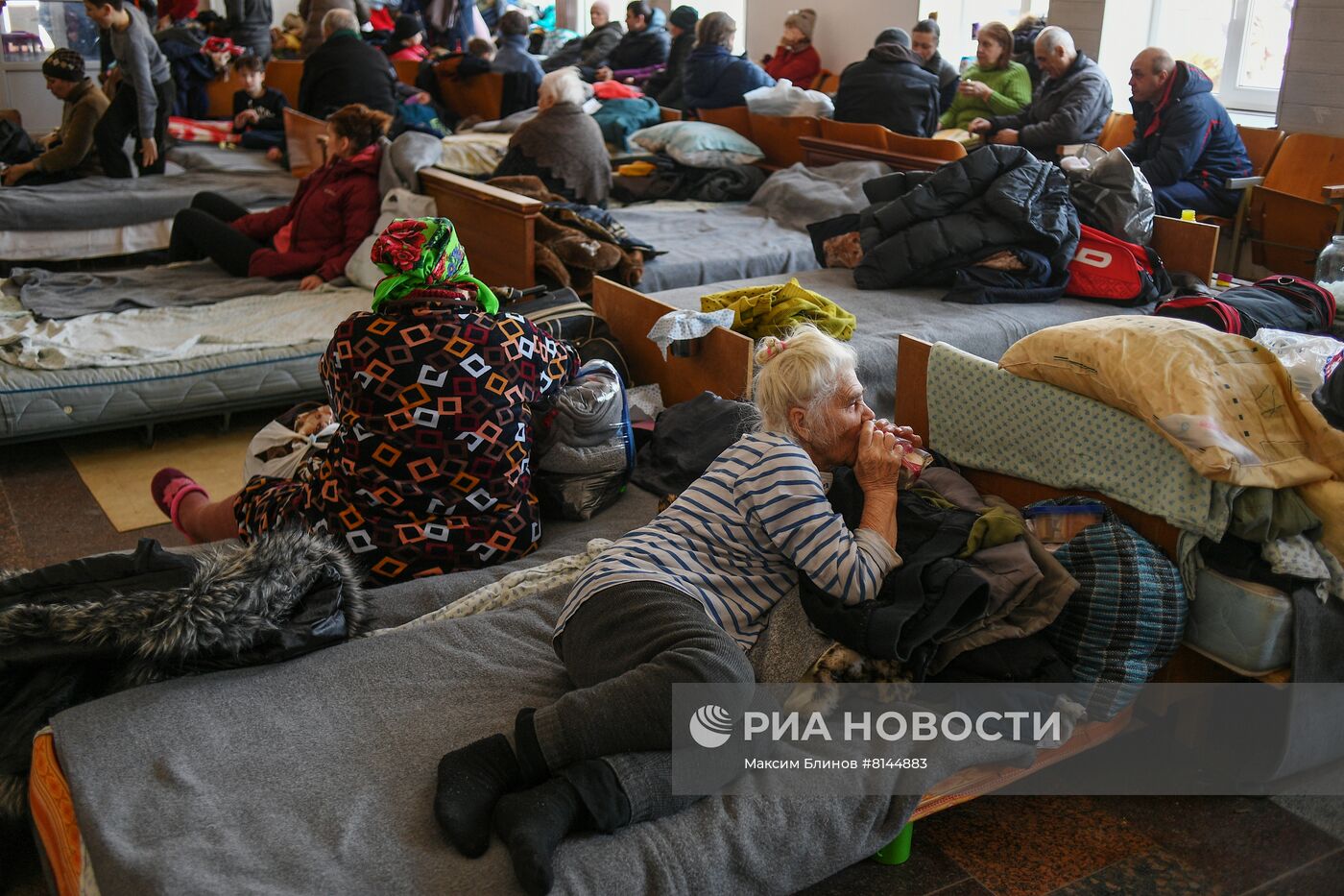 В селе Безыменное в ДНР продолжают принимать беженцев