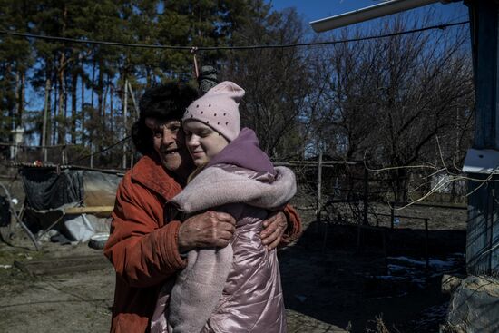 Воссоединение семьи на освобожденных Народной милицией ЛНР территориях