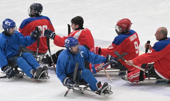 Зимние игры паралимпийцев "Мы вместе. Спорт". Следж-хоккей. Матч "Тарлан" - Армения