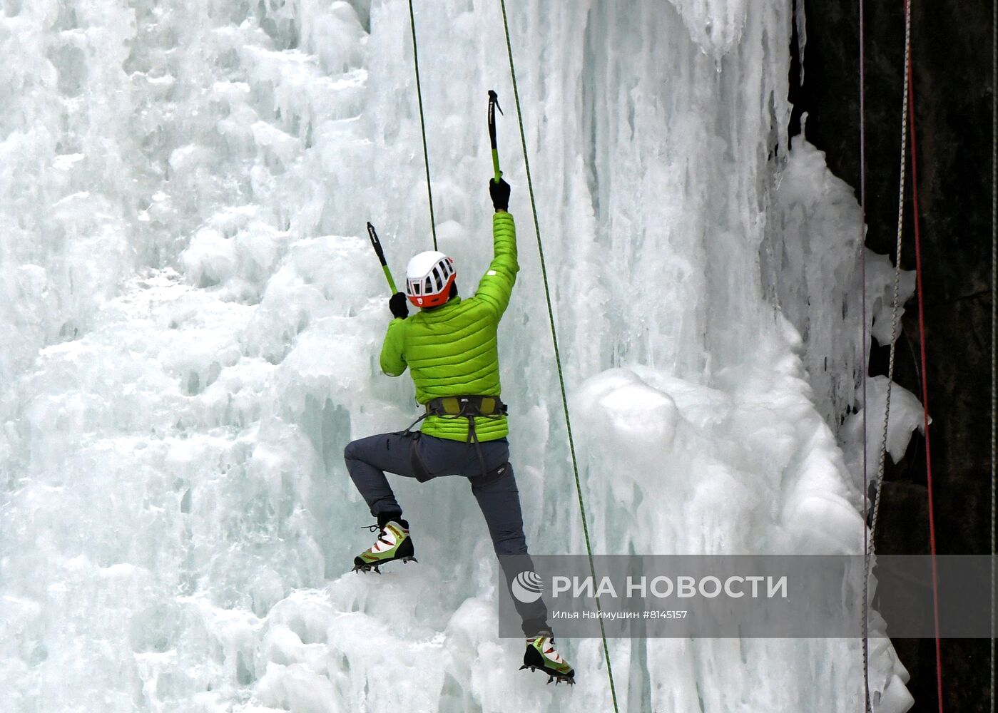 Соревнования по ледолазанию в Красноярском крае