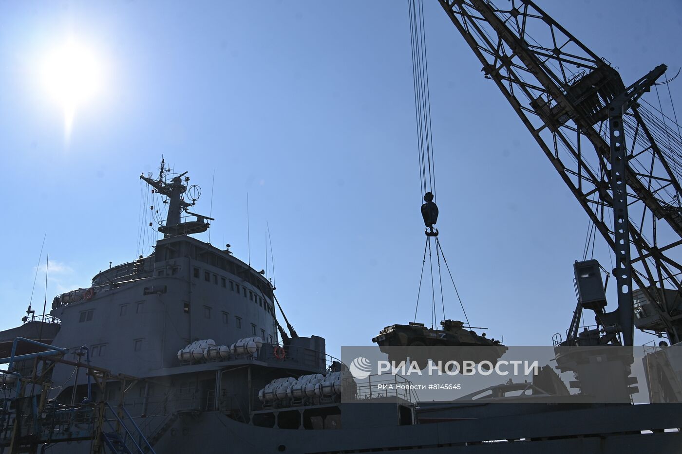 Первый российский корабль Черноморского флота "Орск" зашел в порт Бердянска 