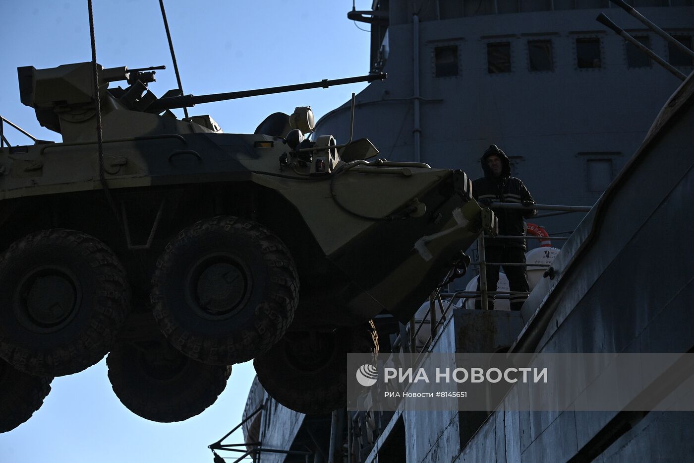 Первый российский корабль Черноморского флота "Орск" зашел в порт Бердянска 