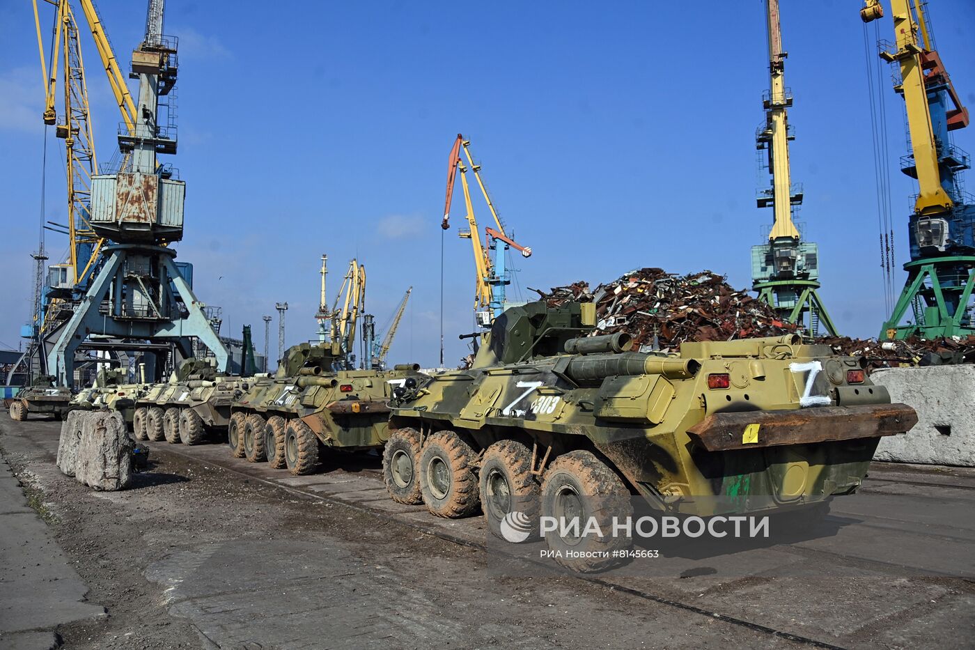 Первый российский корабль Черноморского флота "Орск" зашел в порт Бердянска
