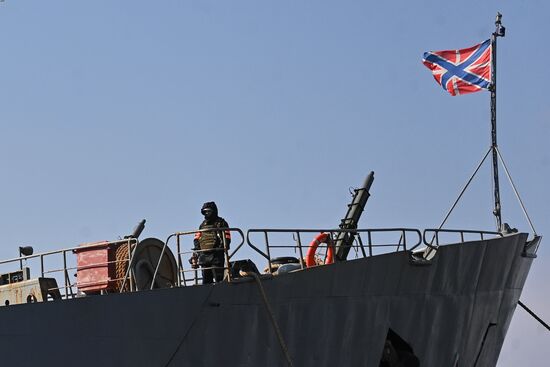 Первый российский корабль Черноморского флота "Орск" зашел в порт Бердянска 
