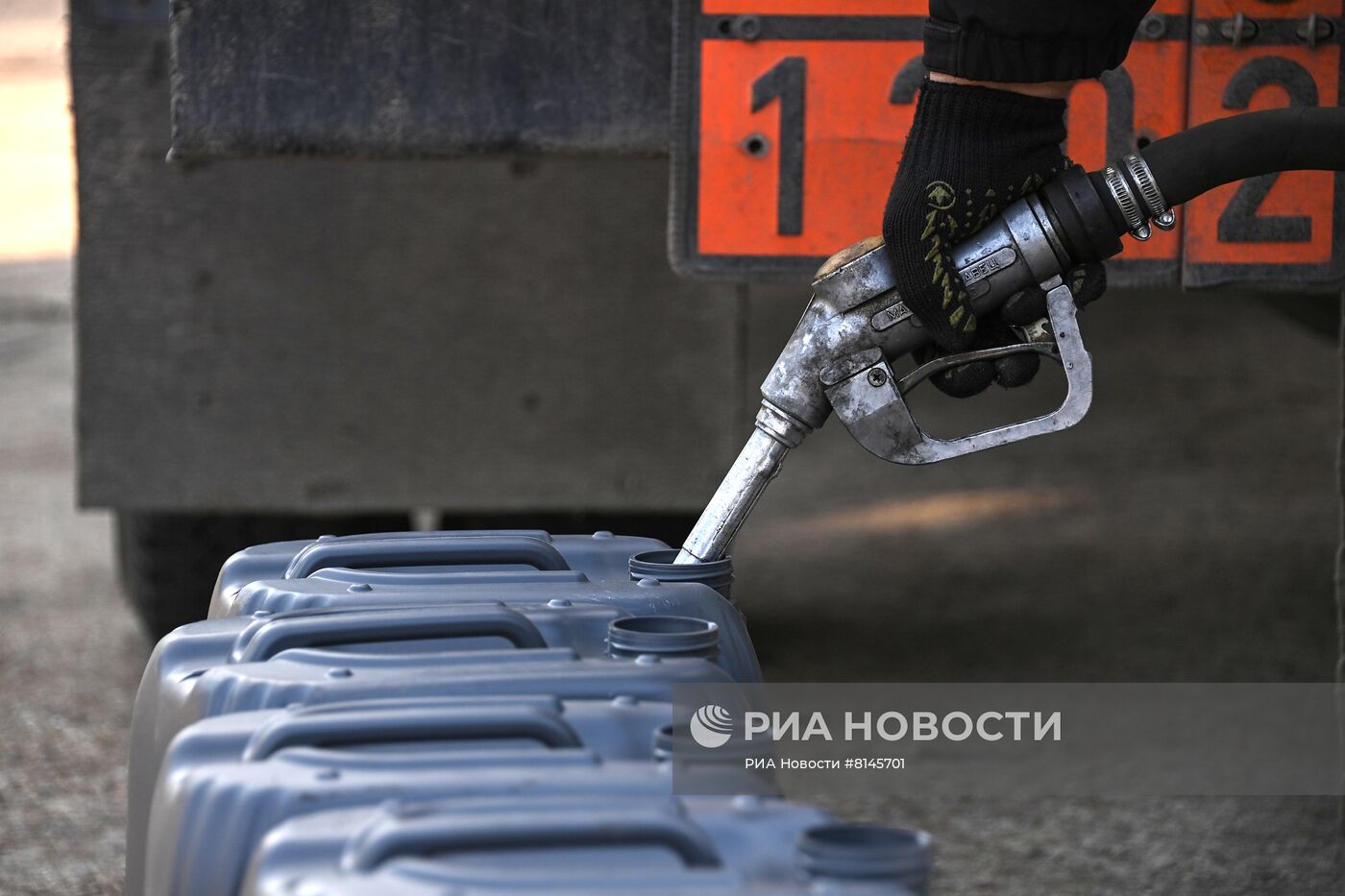 Раздача бензина в Бердянске