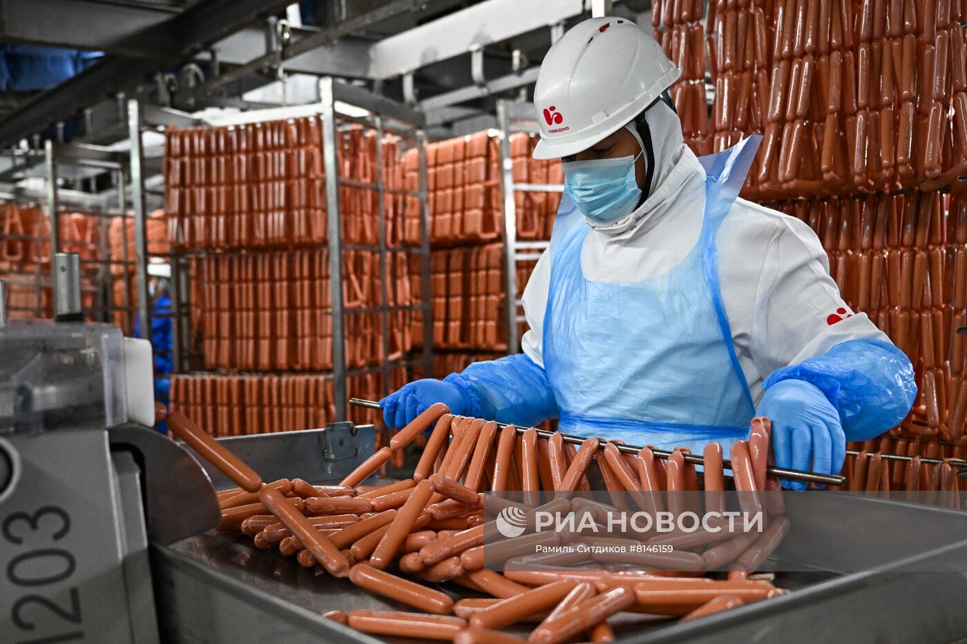 Мэр Москвы С. Собянин посетил Черкизовский мясокомбинат | РИА Новости  Медиабанк