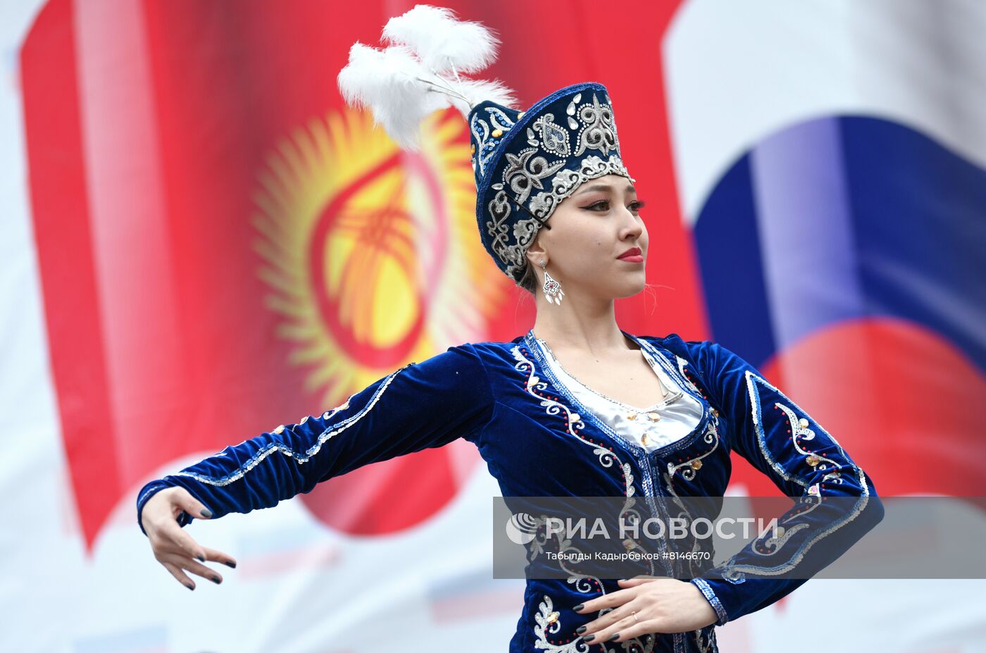 Митинг в поддержку России в Бишкеке