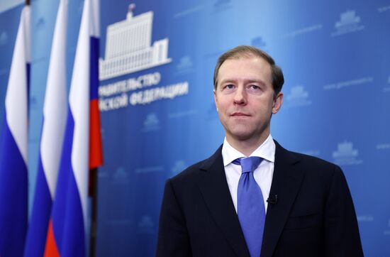 Пресс-подход главы Минпромторга РФ Д. Мантурова