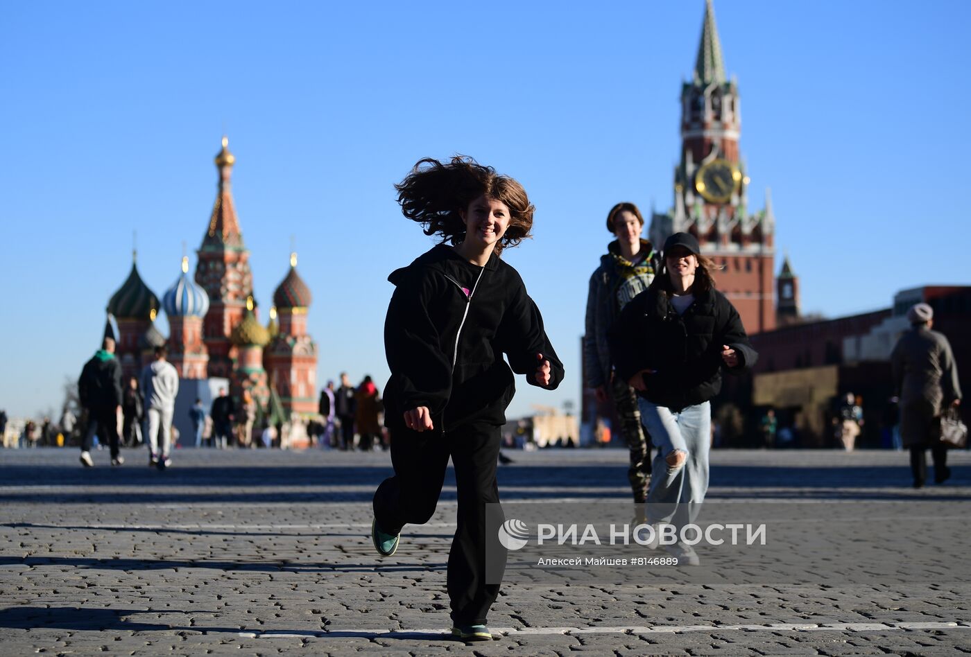 Теплая погода в Москве