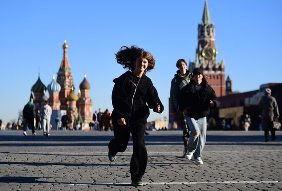 Теплая погода в Москве