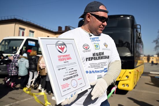 Установлен новый рекорд России и мира по буксировке многотонной техники