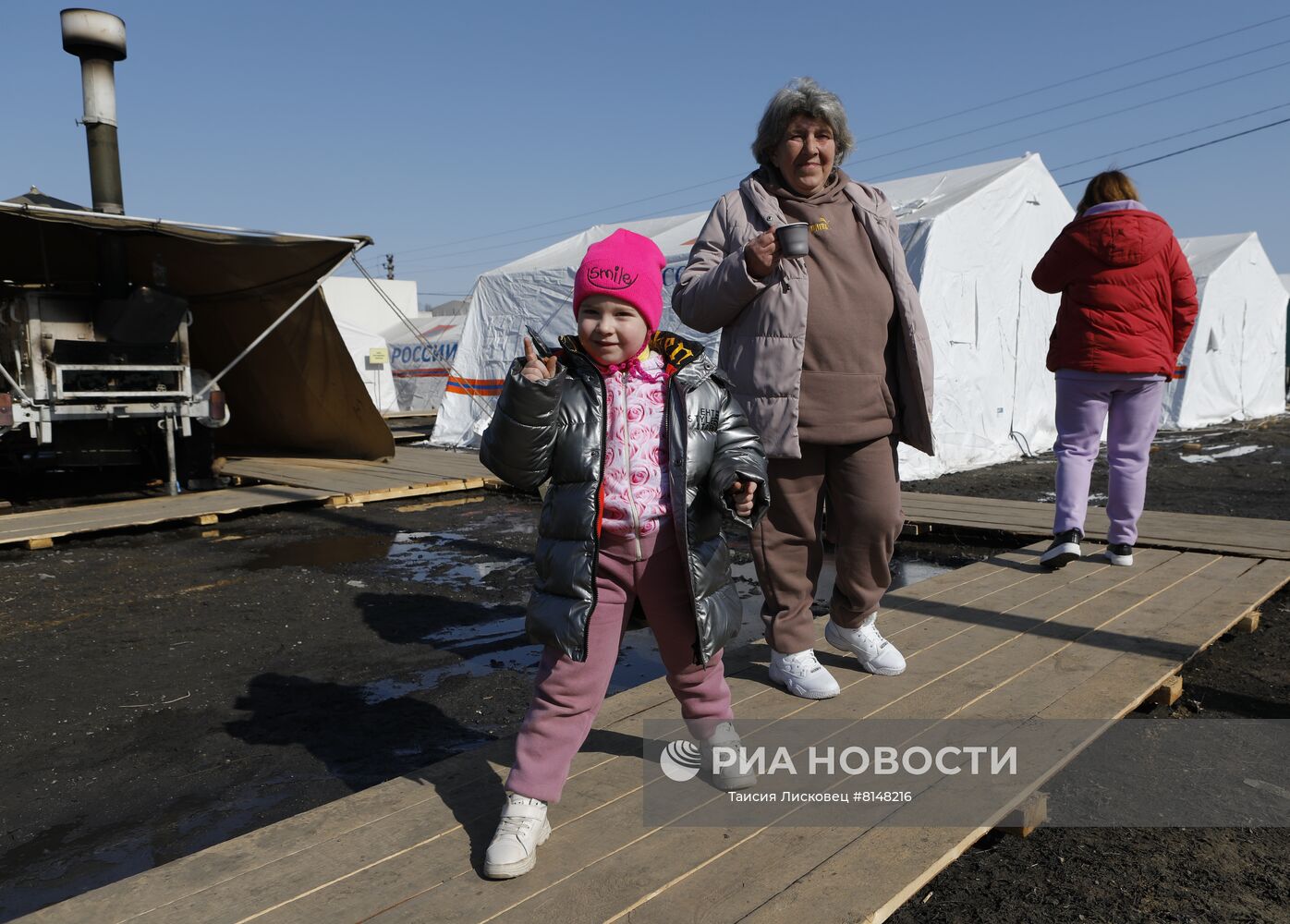Беженцы из Харькова в пункте временного размещения в посёлке Малиновка Белгородской области. Место: Россия, Белгородская область. Автор: Таисия Лисковец/РИА Новости. Беженцы из Харькова в Белгородской области