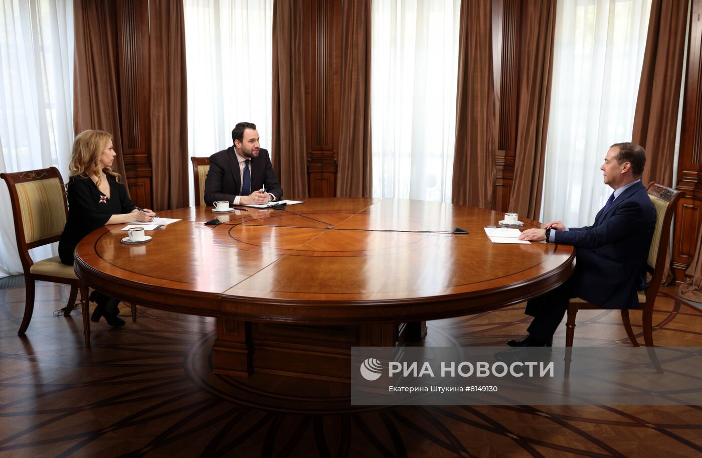 Заместитель председателя Совбеза РФ Д. Медведев дал интервью российским СМИ